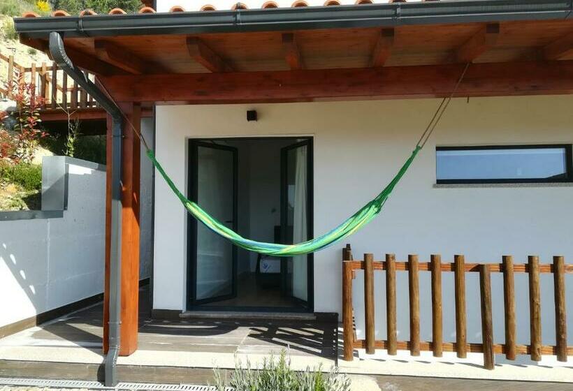 سوییت خانوادگی, Unhais Valley   Country House