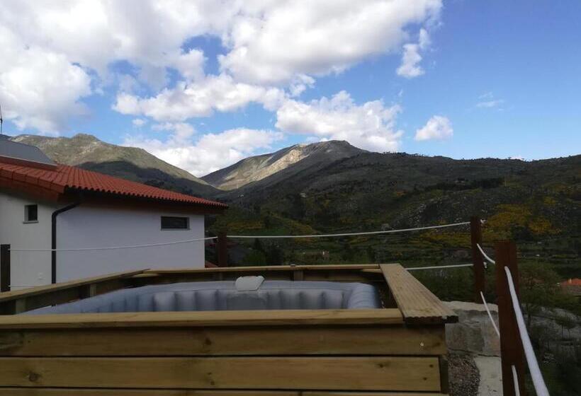 جناح مزود بجاكوزى, Unhais Valley   Country House