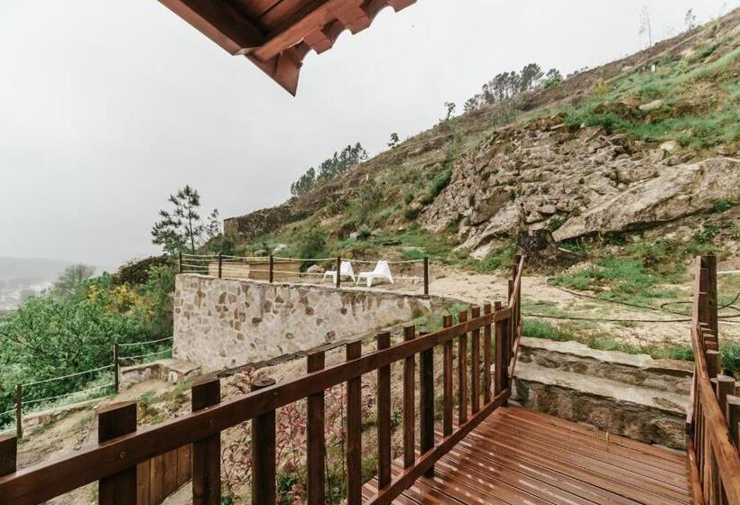 جناح مزود بجاكوزى, Unhais Valley   Country House