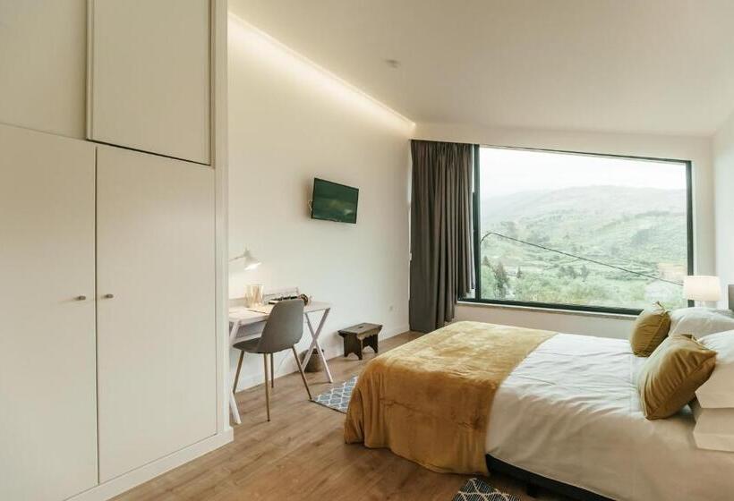 جناح مزود بجاكوزى, Unhais Valley   Country House