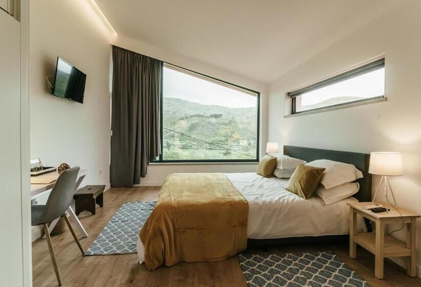 جناح مزود بجاكوزى, Unhais Valley   Country House