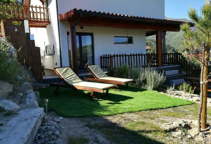 جناح عائلي, Unhais Valley   Country House