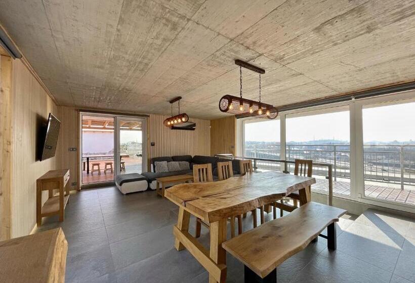 اتاق دوبلکس, Magic Apartment Centre Mezonet