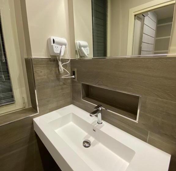 带阳台的豪华间, Mr Living Bed & Breakfast