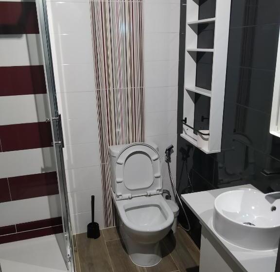 バス共有のスタンダードルーム, Forever São Brás