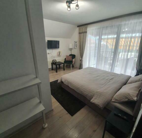 غرفة قياسية مزوَّدة بشُرفة, Pensiunea Relax