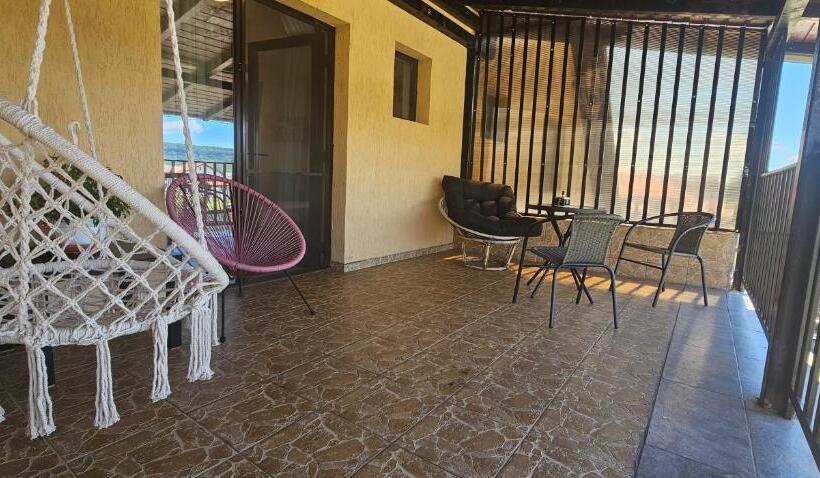 غرفة قياسية مزوَّدة بتراس, Pensiunea Relax