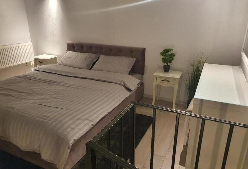 جناح عائلي, Pensiunea Relax