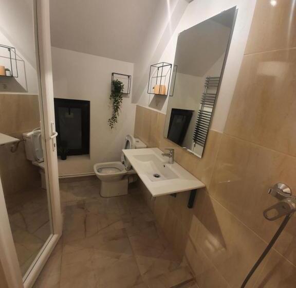 جناح عائلي, Pensiunea Relax