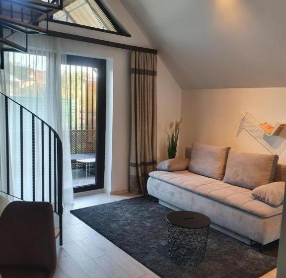 جناح عائلي, Pensiunea Relax