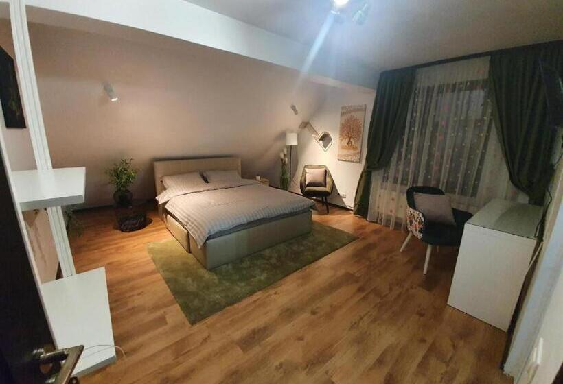 سوییت خانوادگی, Pensiunea Relax