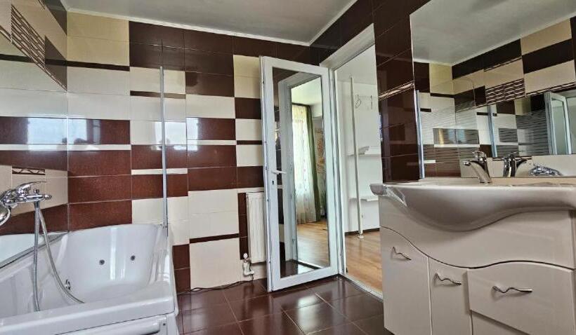 ‫فيلا غرفة نوم واحدة, Pensiunea Relax