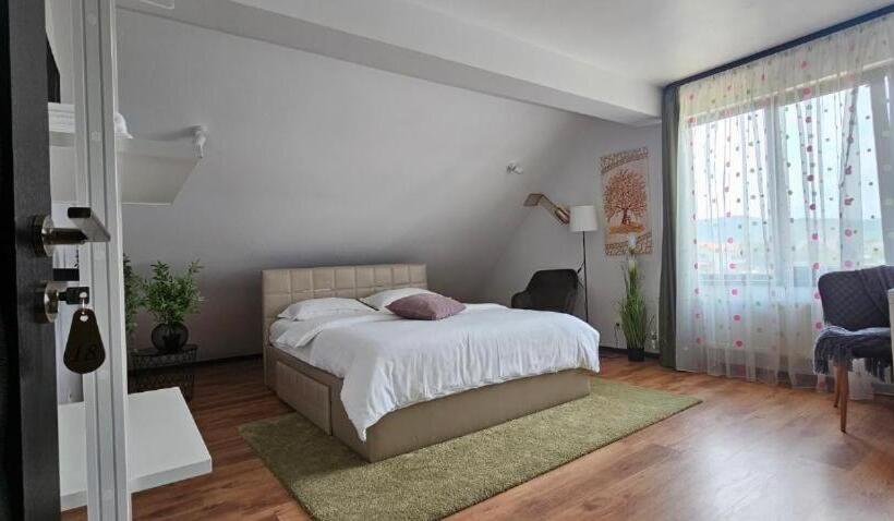 ‫فيلا غرفة نوم واحدة, Pensiunea Relax