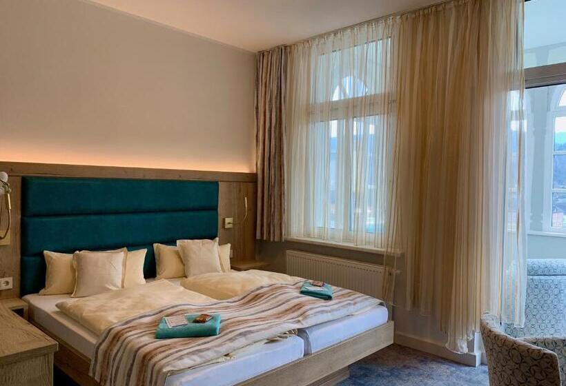 חדר דלוקס עם מרפסת, Villa Frieden Hotel & Seminarhaus