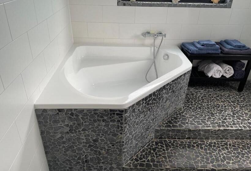 带大床的标准间, Amster Houseboat Bed Without Breakfast