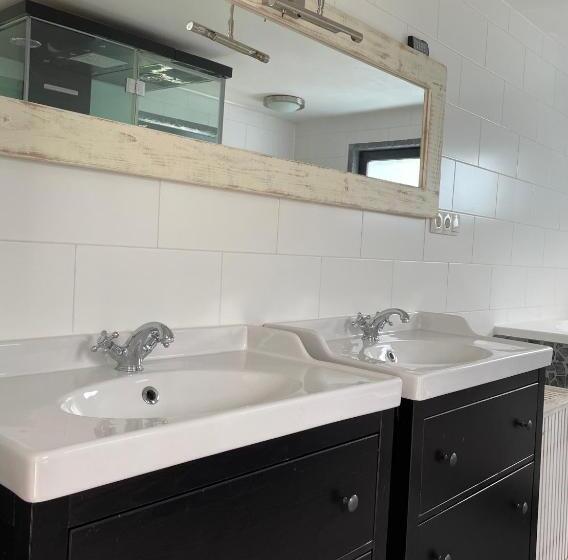 带大床的标准间, Amster Houseboat Bed Without Breakfast