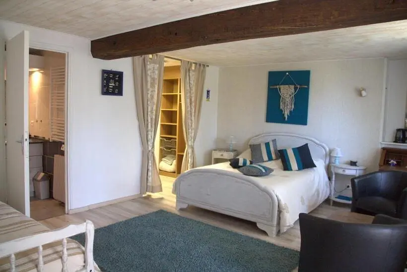 スイート（家族用）, Chambre D Hote La Roussiere