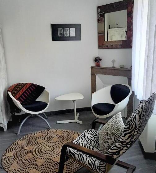 חדר סטודיו סטנדרד, Chez Chris