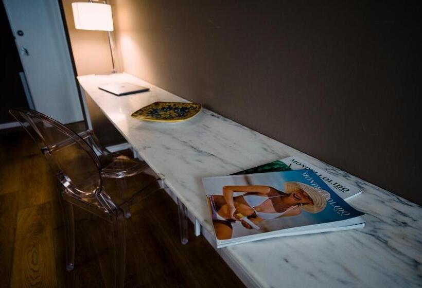 Suite, Awa Mondello