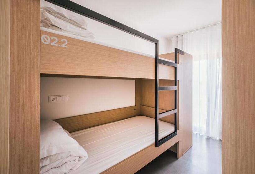 ルームシェアのワンベッド, Mute Hostel Porto Covo