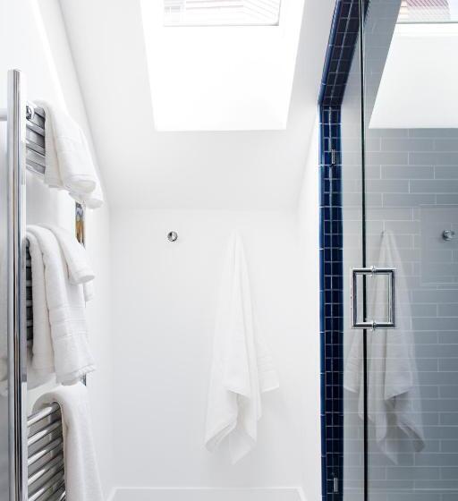 Quarto Deluxe, Best Bower