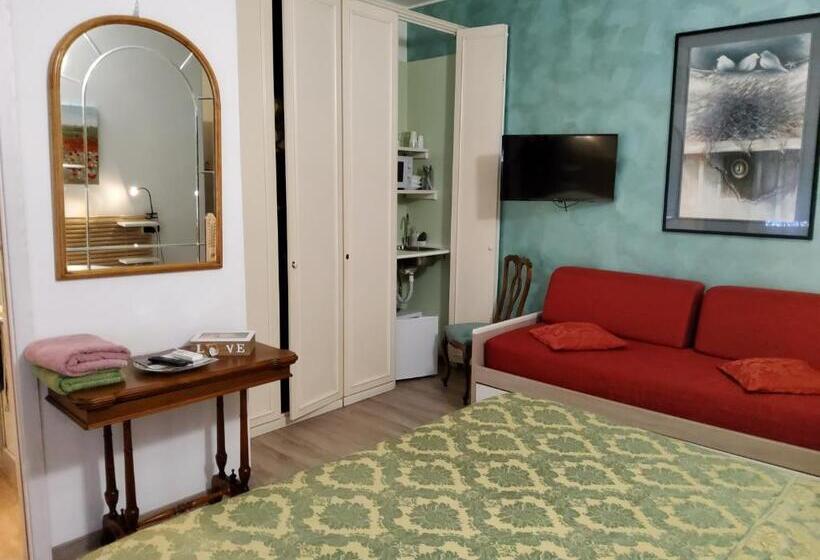 اتاق استاندارد سه نفره, Annadia Sweet Home B&b