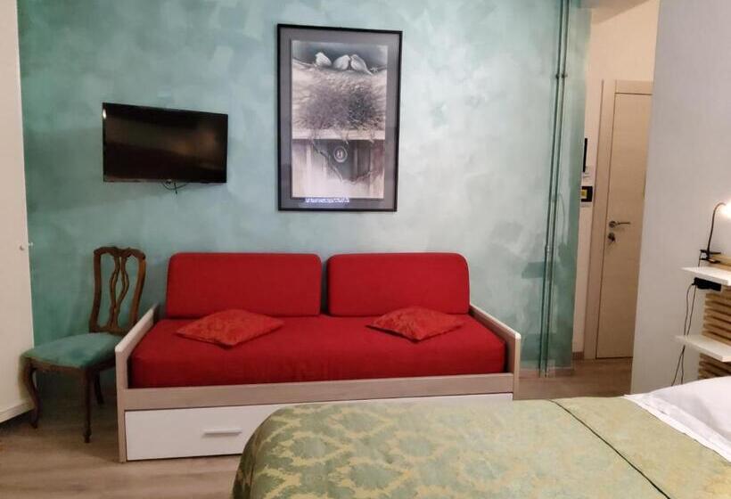 اتاق استاندارد سه نفره, Annadia Sweet Home B&b