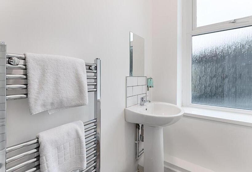 استودیوی استاندارد, Copper House