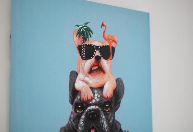 اتاق استاندارد, Copper House