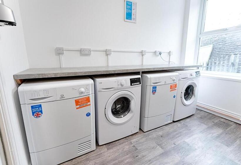 اتاق استاندارد, Copper House