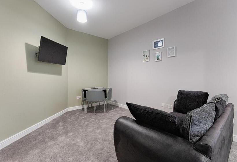 استودیو استاندارد با تخت کینگ, Copper House