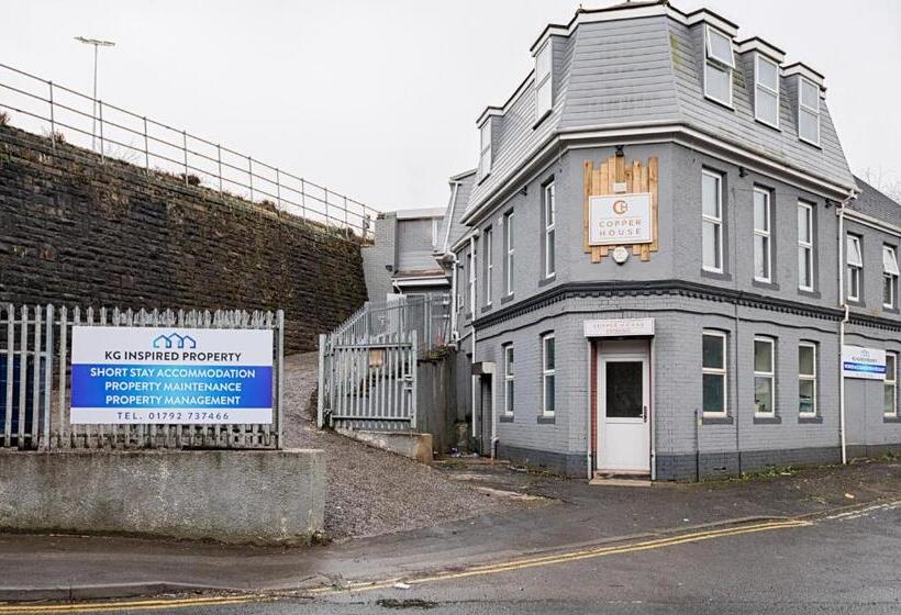 استودیو استاندارد با تخت کینگ, Copper House