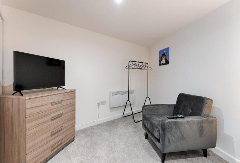 اتاق استاندارد, Copper House