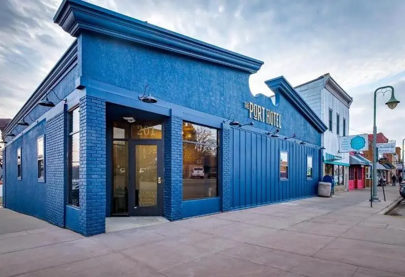 スーペリアスタジオ, The Port Of Prescott Boutique