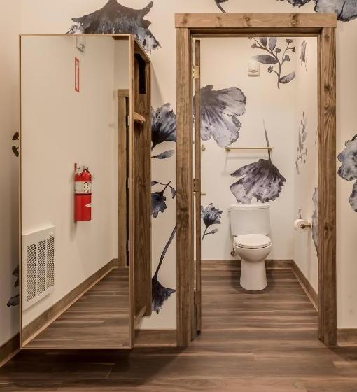 جناح سوبيريور, The Port Of Prescott Boutique