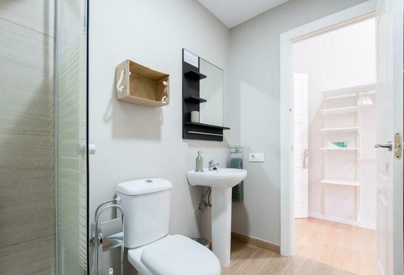 חדר בסיסי, Urban Suites