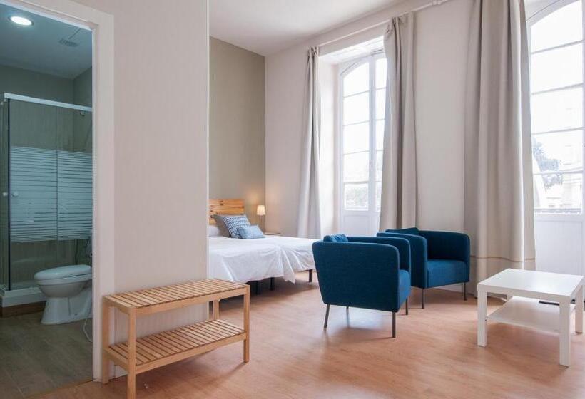 חדר דלוקס עם מרפסת, Urban Suites