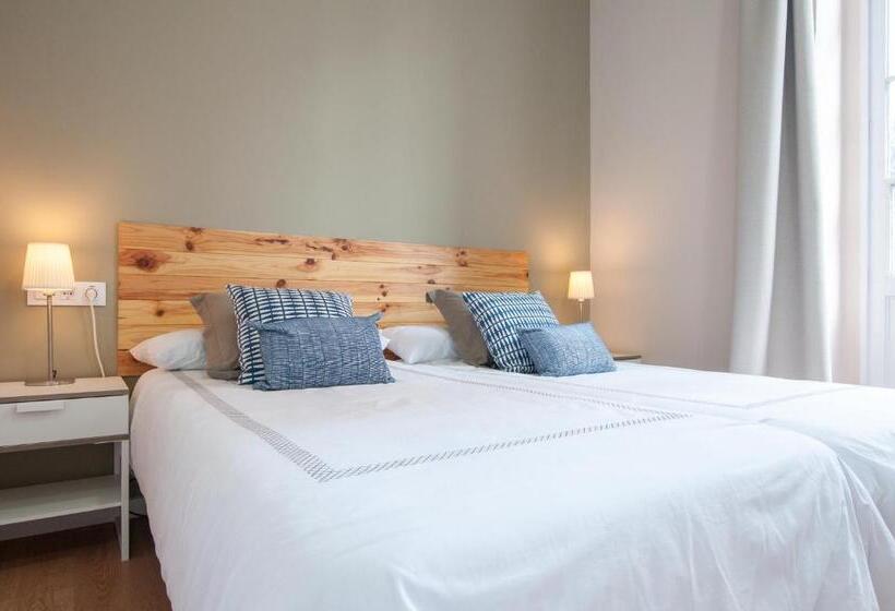 חדר דלוקס עם מרפסת, Urban Suites