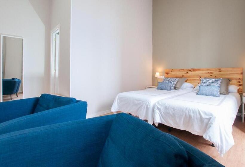 חדר דלוקס עם מרפסת, Urban Suites