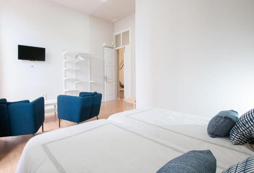 חדר דלוקס עם מרפסת, Urban Suites