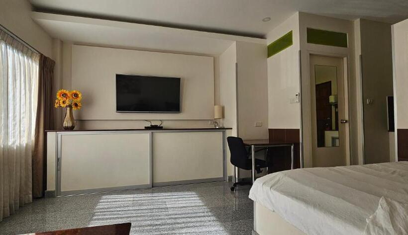 Escritório Deluxe, Oasis Rentals, Diana Estate, Pattaya