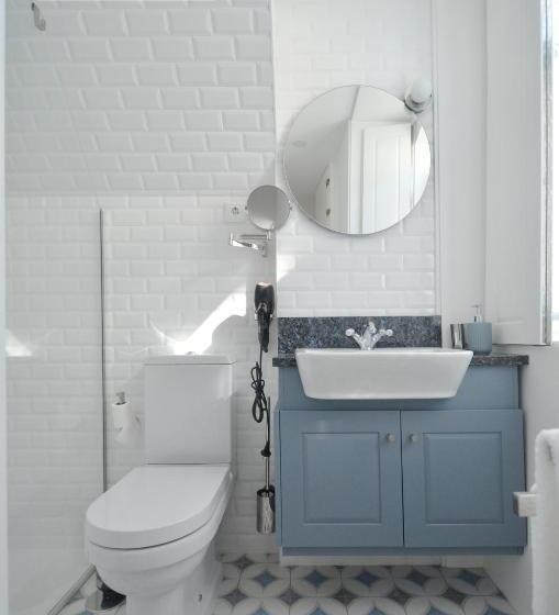 استودیوی استاندارد, A Botoeira Da Praça Guest House