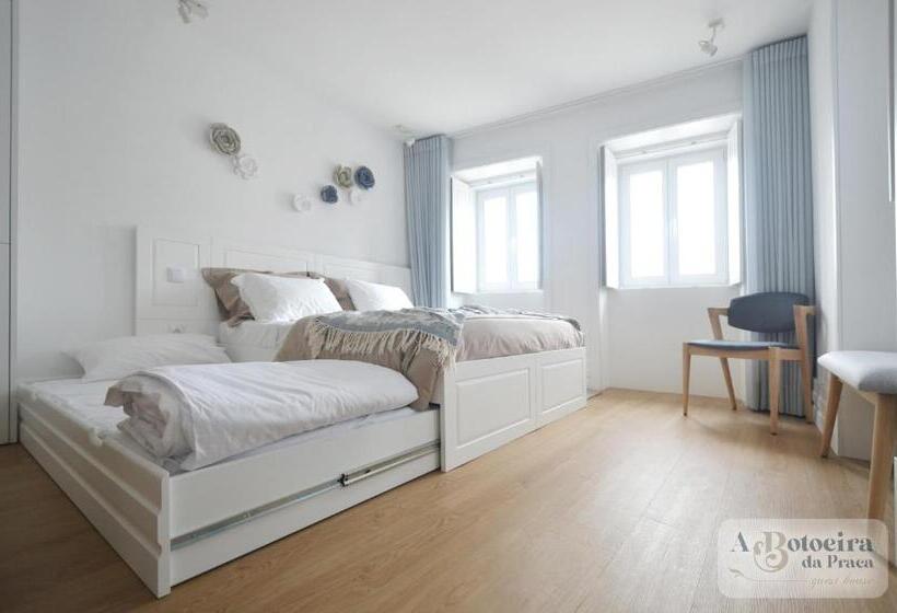 استودیوی سوپریور, A Botoeira Da Praça Guest House