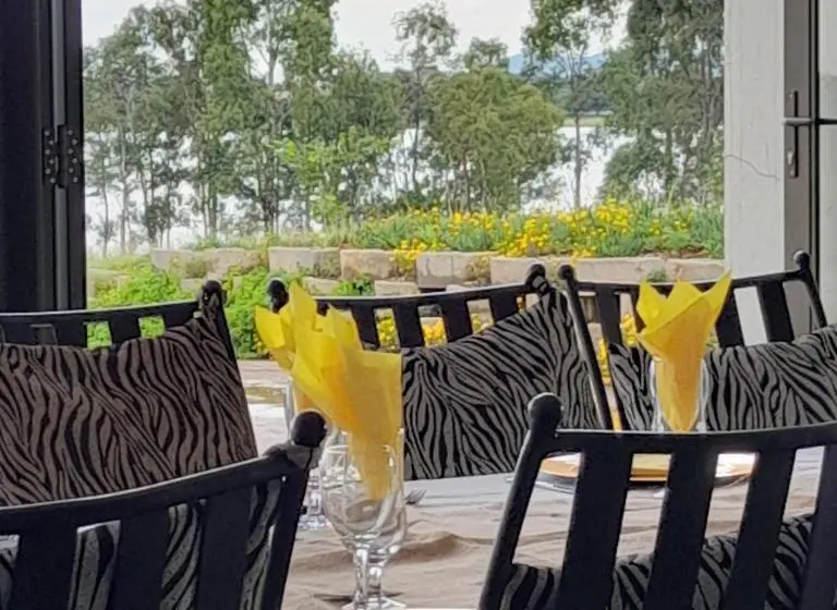 Suite with lake view, The Vaal Guesthouse