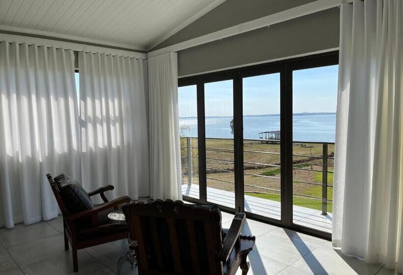 Suite with lake view, The Vaal Guesthouse