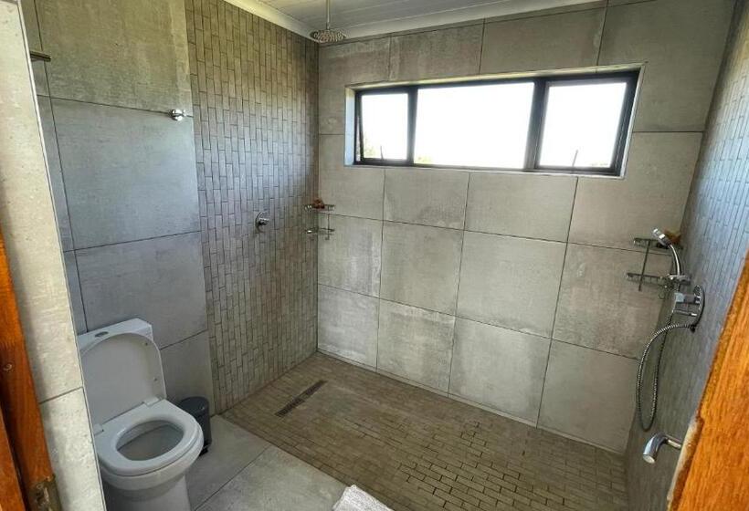 Suite with lake view, The Vaal Guesthouse