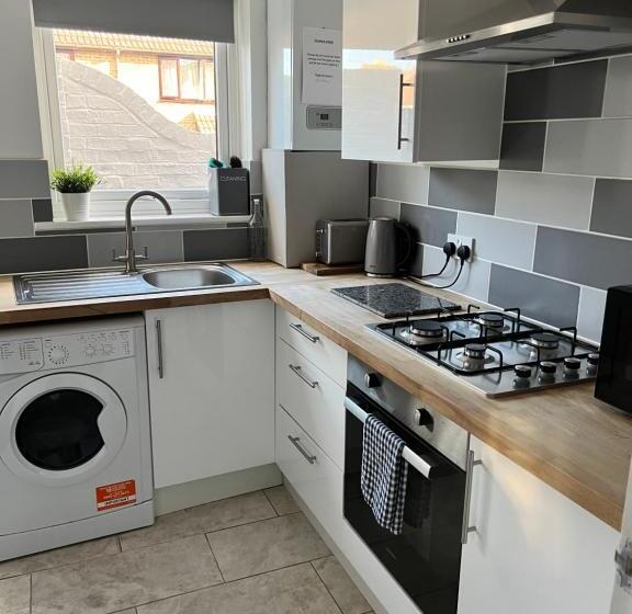 آپارتمان 2 خوابه, City Beach Airbnb Southend On Sea