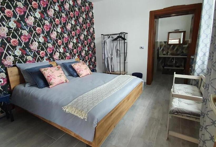 Номер Deluxe, Tisza White House
