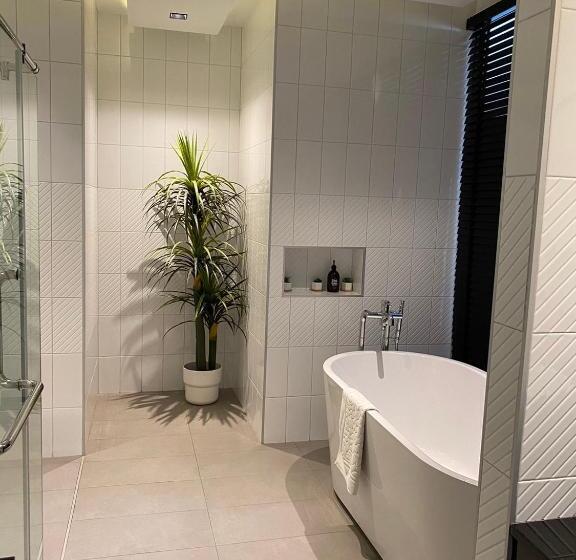 스위트, M2 Hotel Waterside