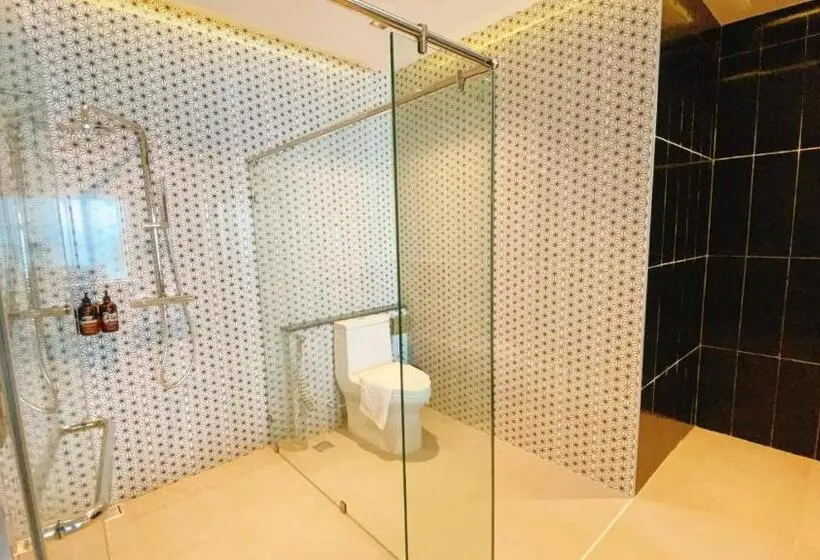 سوییت, M2 Hotel Waterside